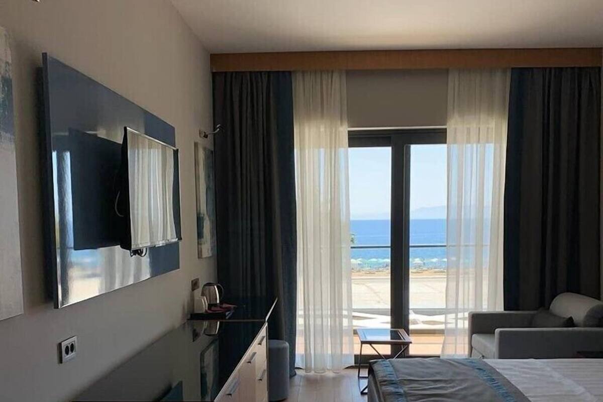 Chambre Standard, vue mer | Literie de qualité supérieure, couette en duvet d'oie