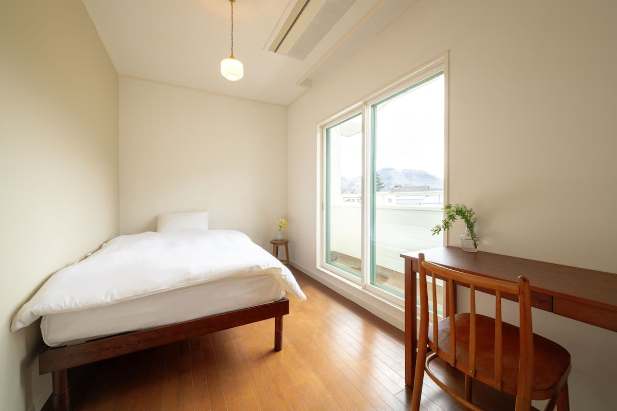 Economy Double Room | 1 bedroom, bed sheets