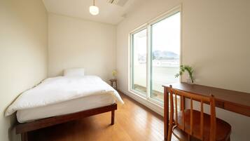 Economy Double Room | Bed sheets