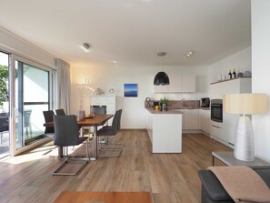 Fridge, microwave, oven, dishwasher - Apartment Aquamarin with penthouse flair - Oasis on the lagoon - Aquamarin (5-5) (Garz/Usedom)