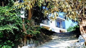 Entrada de la propiedad