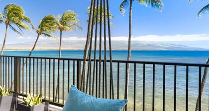 Sea La Vie Secluded Oceanfront condo, Magical Sunrise romantic honeymoon Getaway