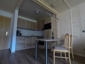 Réfrigérateur, micro-ondes, four, lave-vaisselle