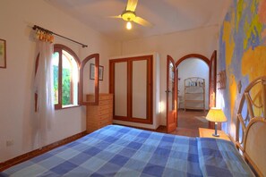 2 Schlafzimmer, Reisekinderbett, kostenloses WLAN