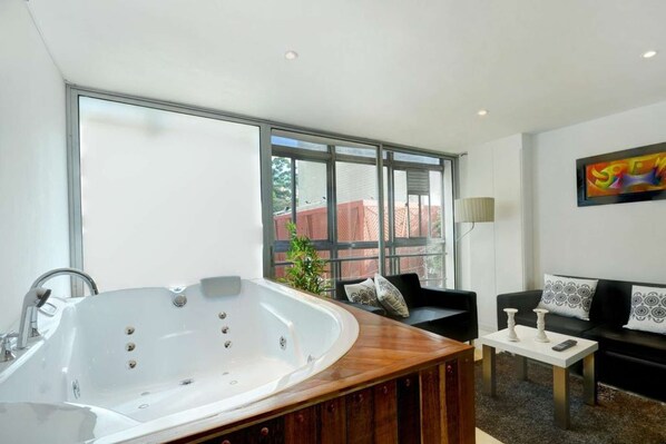 Interior - Two Bedroom Middle of Park lleras AC, Hot tub Bars downstairs (Medellin)