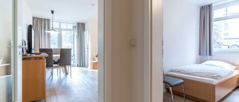 3 bedrooms, travel cot, WiFi