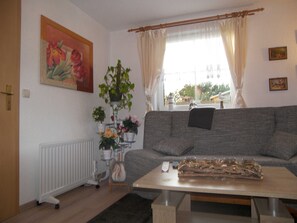 Unclassified image, 4 of 26, button