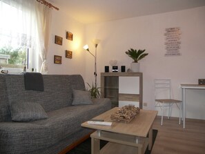 Unclassified image, 5 of 26, button