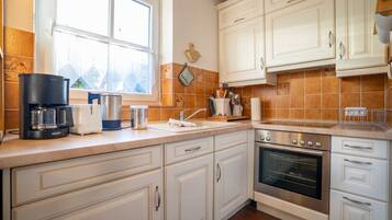 Fridge, oven, dishwasher, highchair