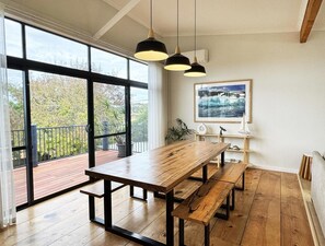 Dining - Ocean Beach House: Pet friendly with beach views (Ocean Beach)