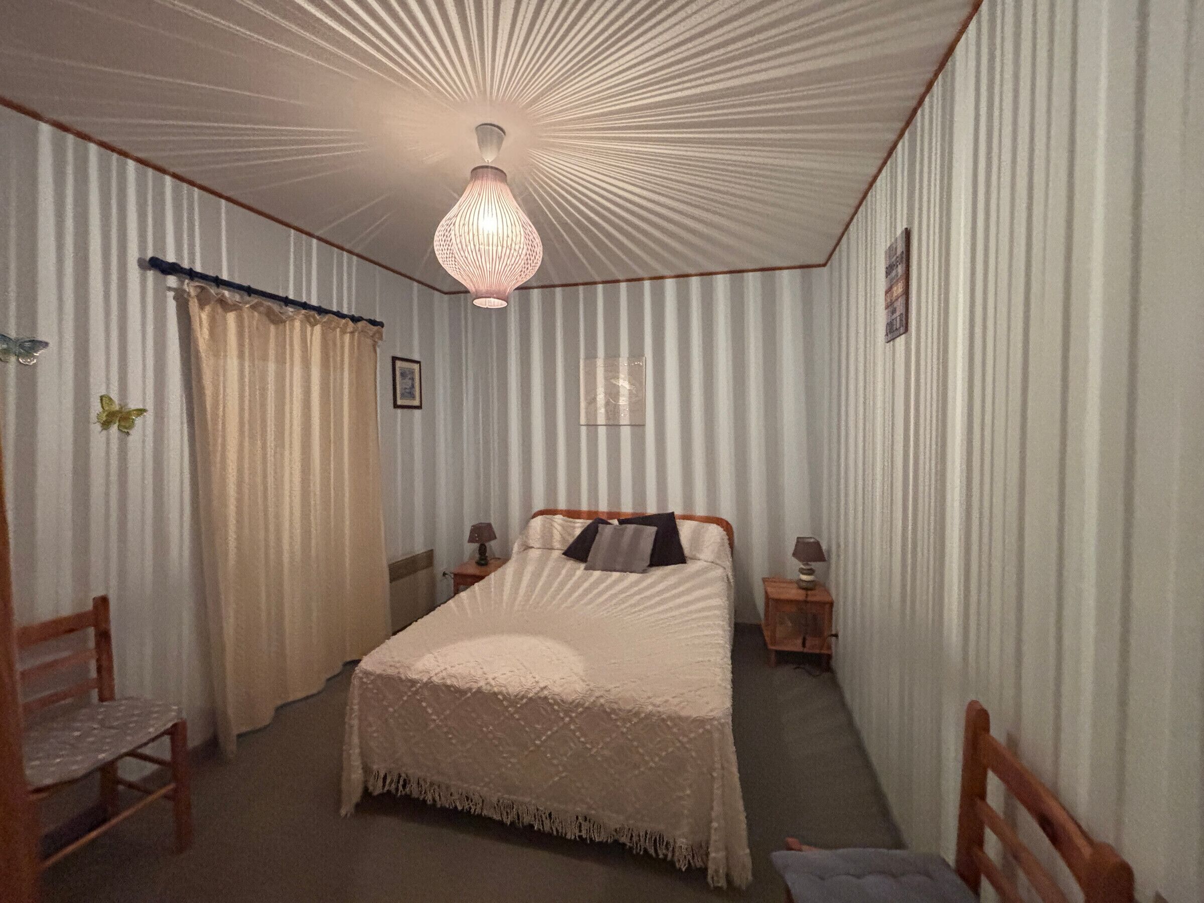 1 Schlafzimmer, Bügeleisen/Bügelbrett