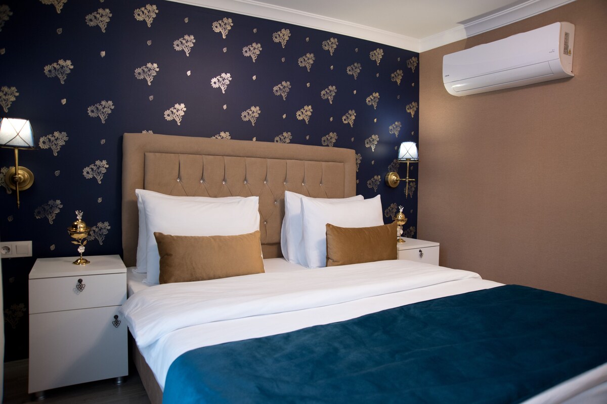 In-room safe, desk, soundproofing, iron/ironing board (on request)