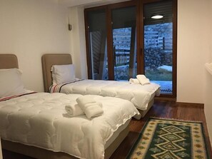 Family Apartment, 2 Bedrooms | Egyptian cotton sheets, premium bedding, soundproofing, free WiFi - Meshtekna (Brezovicë)