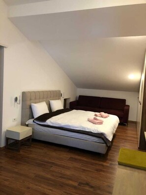 Family House, 4 Bedrooms | Egyptian cotton sheets, premium bedding, soundproofing, free WiFi - Meshtekna (Brezovicë)