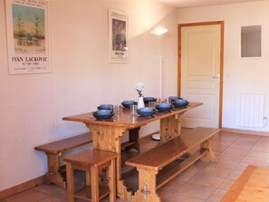 Dining - Spacious Mountain Triplex, Sleeps 10, Close to Pistes and Shops in Vars Les Claux (Vars)