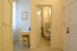 Dusche, Haartrockner, Bidet, Handtücher