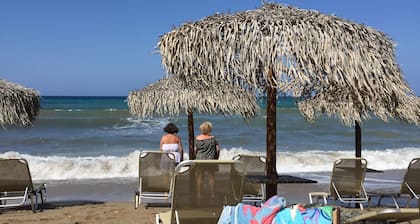 Freistehende traditionelle Villa mit 2 Schlafzimmern, atemberaubender Aussicht und Pool.<br>Ab £ 60