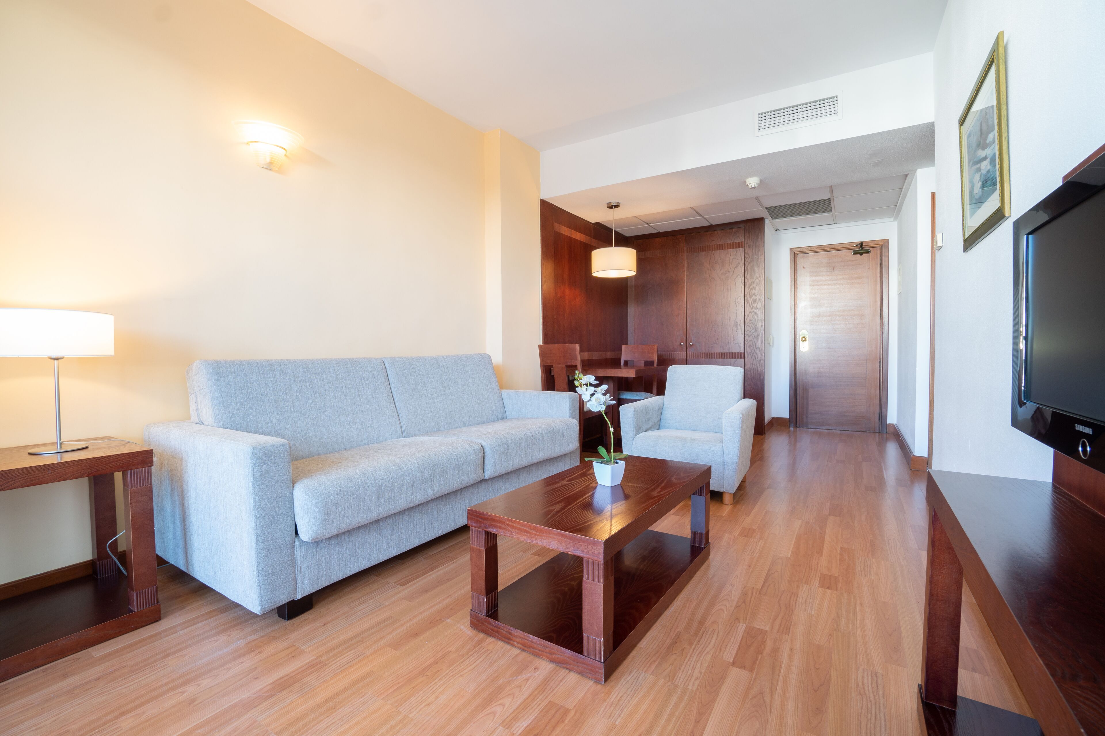 desk, blackout curtains, free cots/infant beds, travel cot