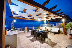 Outdoor dining - - Sunset Penthouse - Panoramic Penthouse with sea view - Resort with swimming pool (Pizzo)