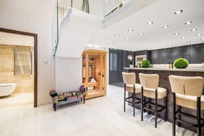 Microwave, dishwasher, coffee/tea maker, toaster