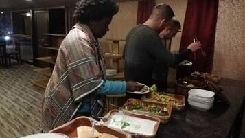 Servizio di colazione, pranzo e cena