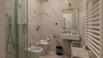 Douche, bidet
