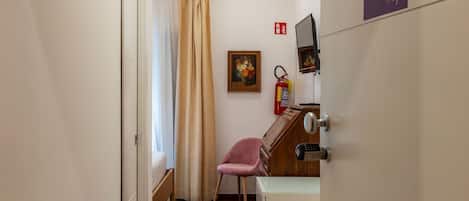 1 chambre, bureau, Wi-Fi, draps fournis