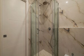 Douche, bidet