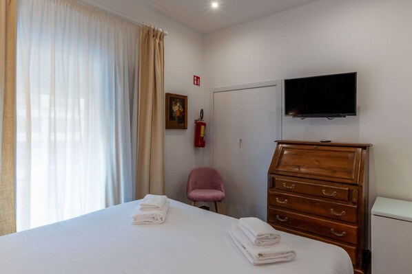 1 habitación, escritorio, wifi y ropa de cama