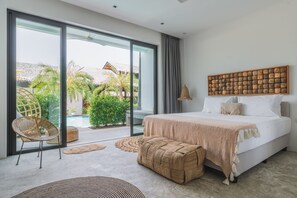8 bedrooms, WiFi, bed sheets
