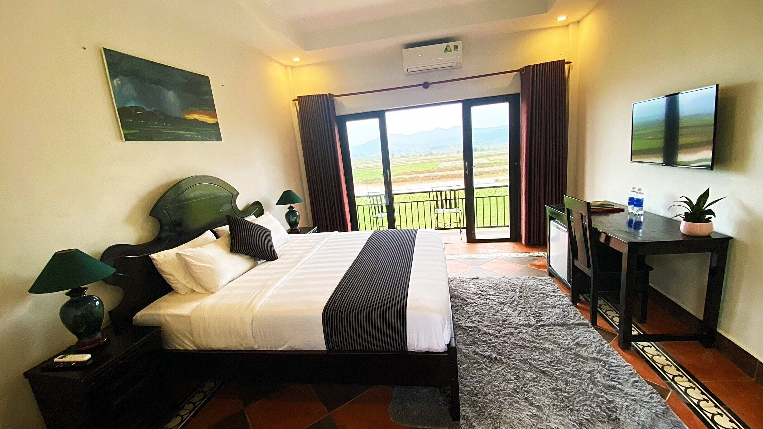 1 bedroom, premium bedding, minibar, individually furnished