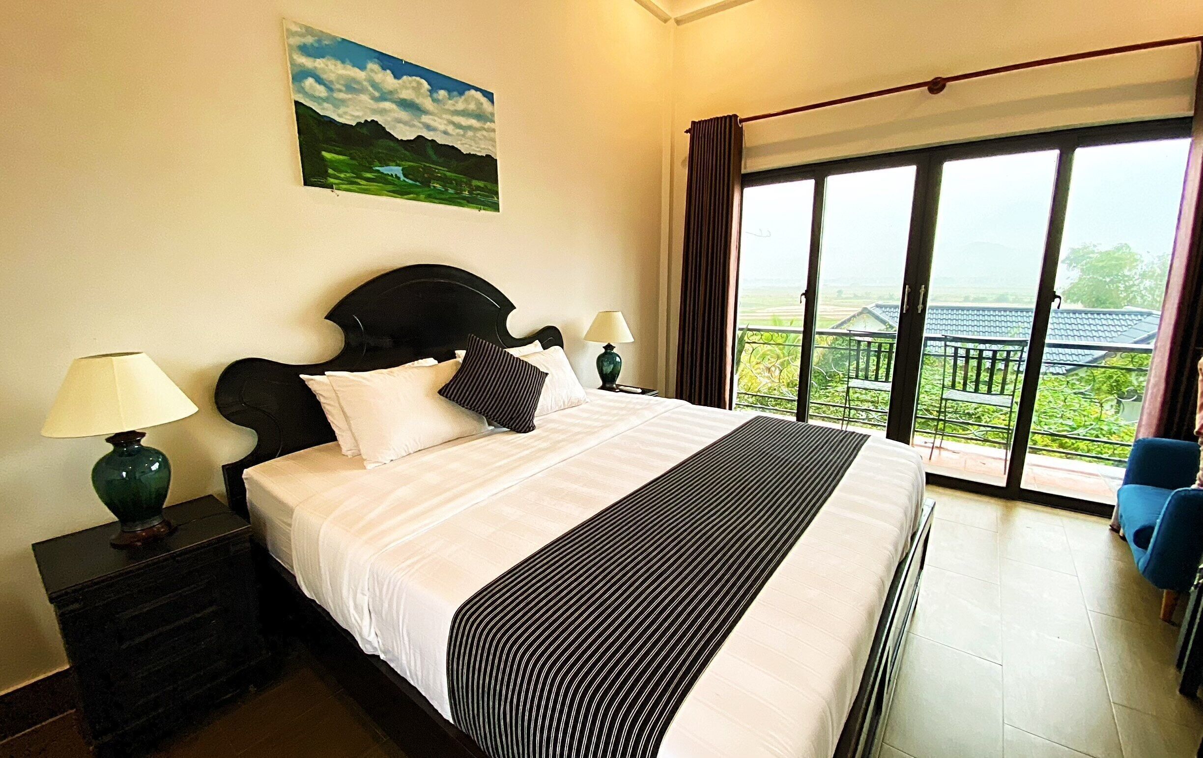 1 bedroom, premium bedding, minibar, individually furnished