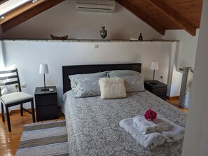 3 bedrooms, in-room safe, iron/ironing board, free WiFi