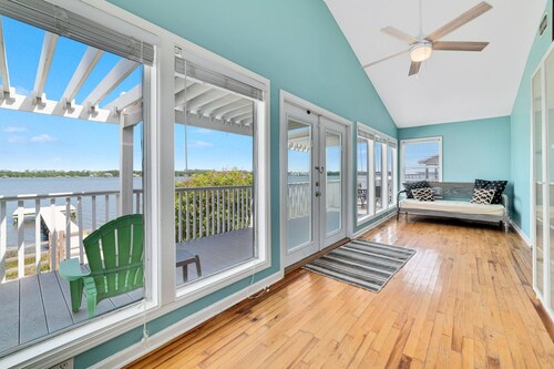 Faxo's Retreat ~ Pet-Friendly, Outdoor/Kiddie Pools, Dock + $400 FREE Activities Daily ~ Zoo + More