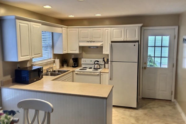 Frigorífic, microones, forn i placa de cuina