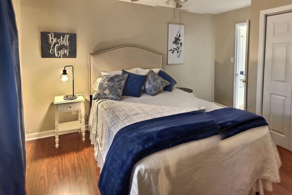 3 bedrooms, desk, iron/ironing board, travel cot