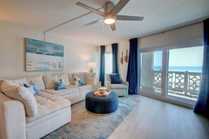 TV, books - El Matador 344 -  FREE TICKETS!! Your stay includes free tickets to many area attractions! (Fort Walton Beach)