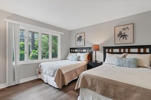 4 slaapkamers, een strijkplank/strijkijzer, gratis wifi, beddengoed