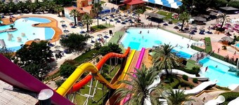 Veldig stor 2 sengs leilighet på Villamatin Plaza, god mat, strender, golf og mer