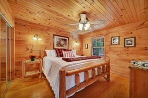 2 bedrooms, desk, iron/ironing board, free WiFi