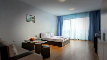 Studio, Sea View | Individually decorated, blackout drapes, soundproofing