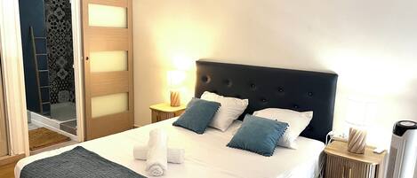 1 slaapkamer, een strijkplank/strijkijzer, gratis wifi, beddengoed