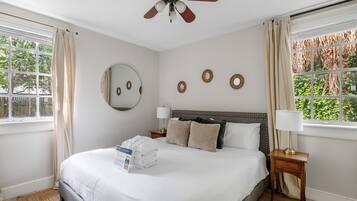 2 室のベッドルーム、アイロン / アイロン台、インターネット