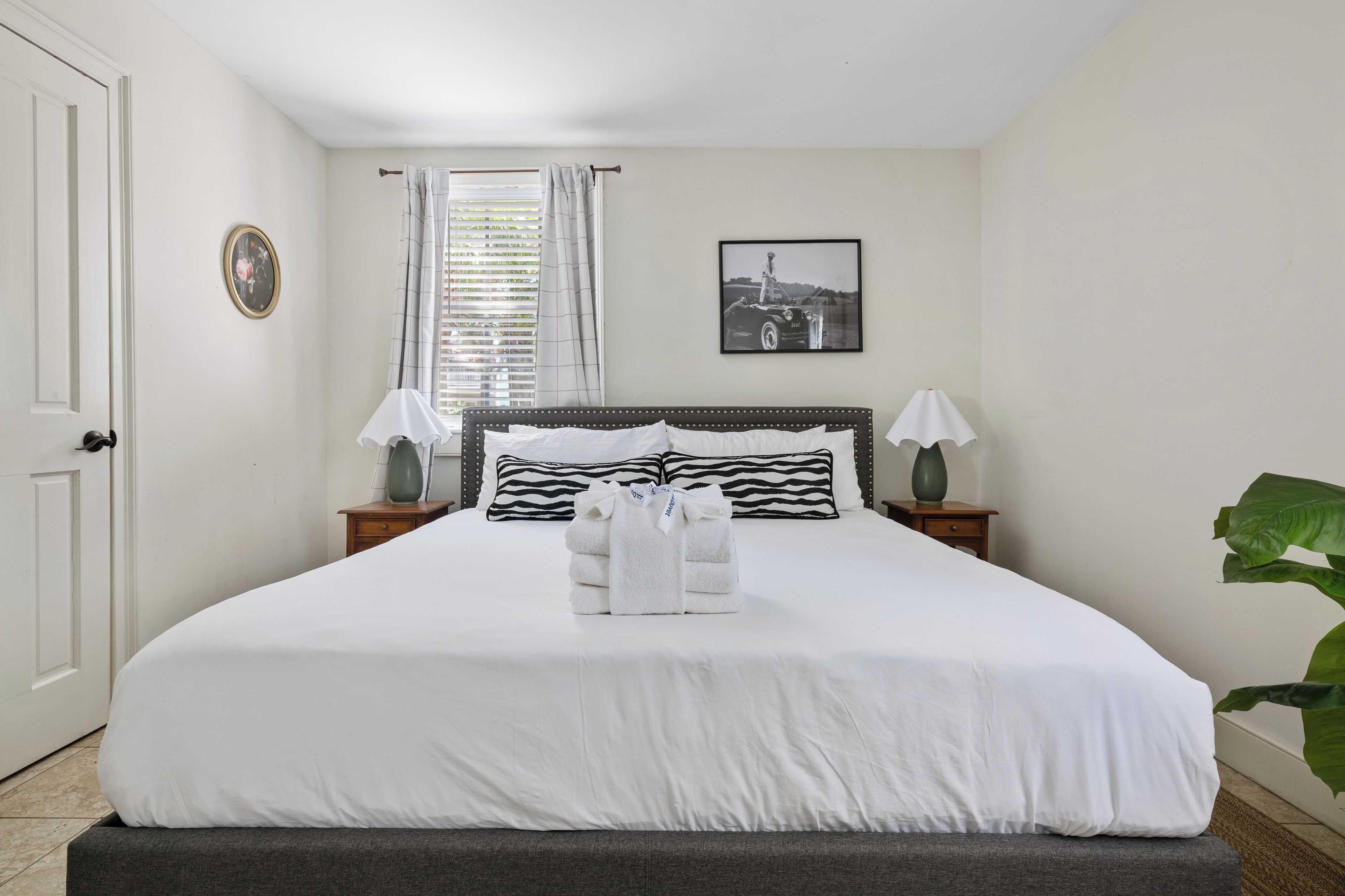 2 bedrooms, iron/ironing board, Internet