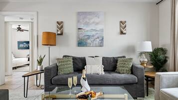 テレビ、書斎 / ワークスペース