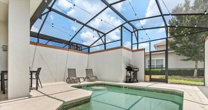 5 Bedrooms / 4 Bathrooms / Storey Lake (4814 RC)