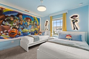 5 bedrooms, iron/ironing board, WiFi, bed sheets