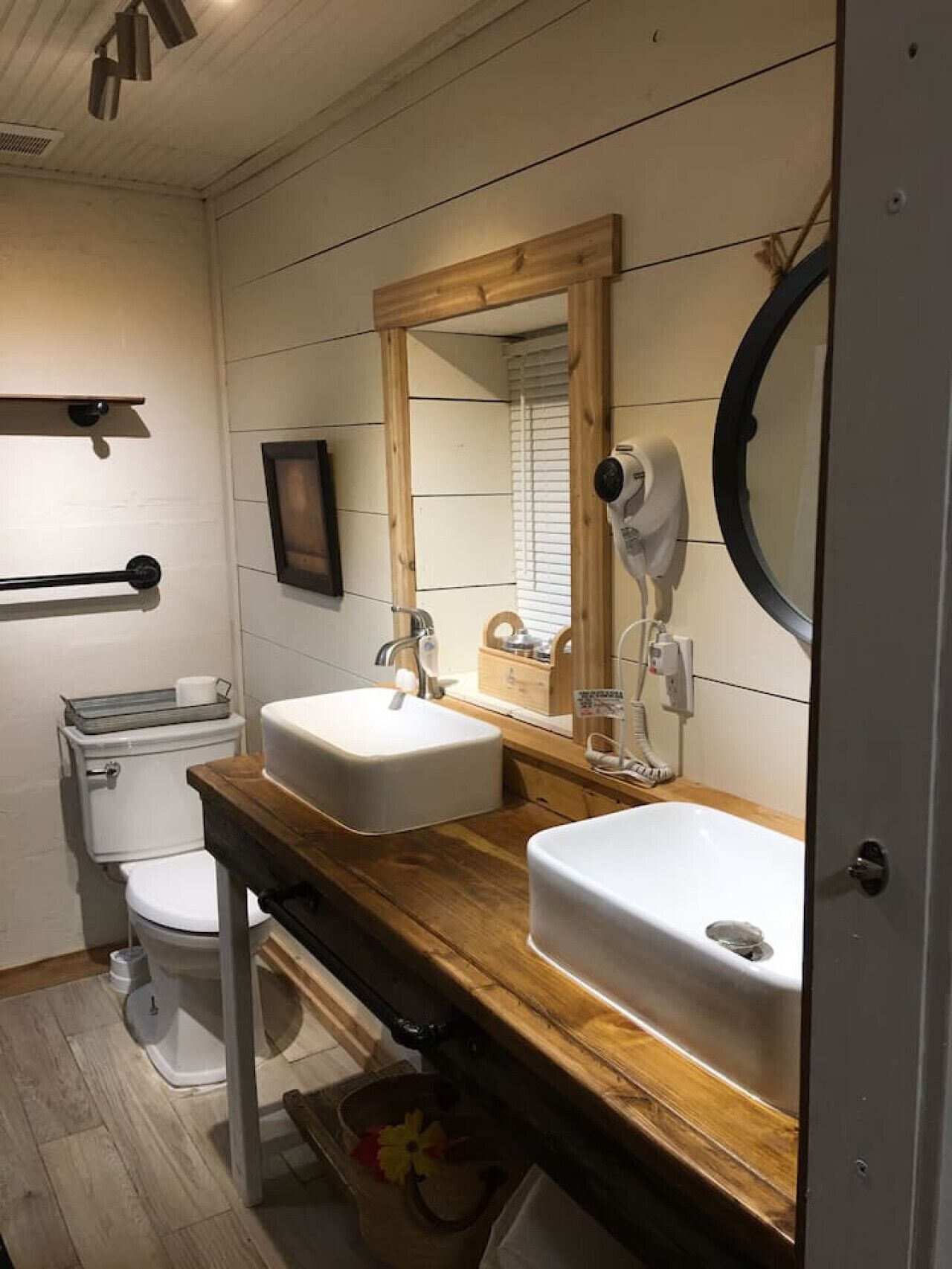 Hair dryer, towels, soap, toilet paper