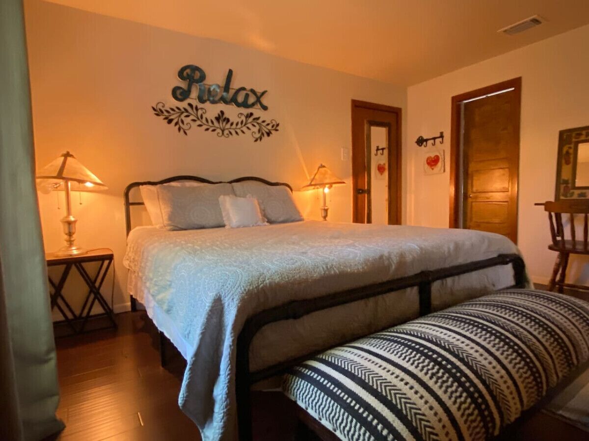 2 bedrooms, desk, iron/ironing board, free WiFi