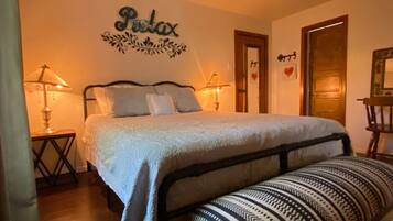 2 bedrooms, desk, iron/ironing board, free WiFi